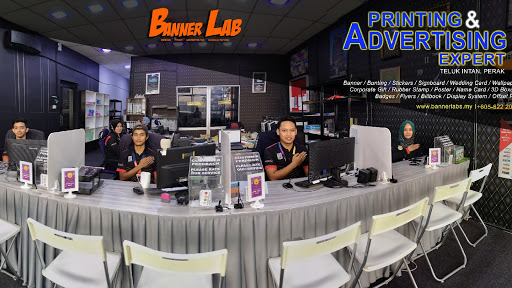 Banner Labs Teluk Intan