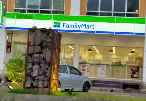 FamilyMart Sri Utama, Segamat