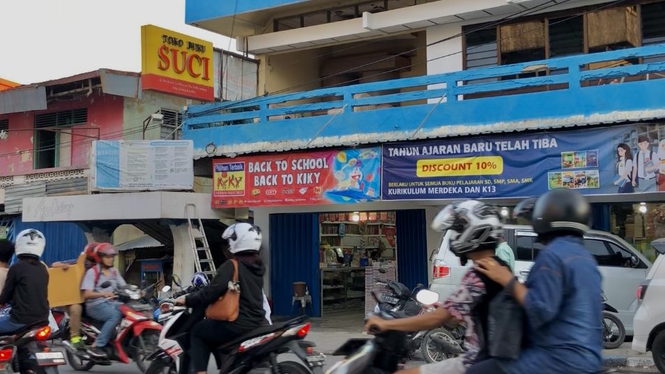 Kedai Buku Suci 1 kedai buku suci