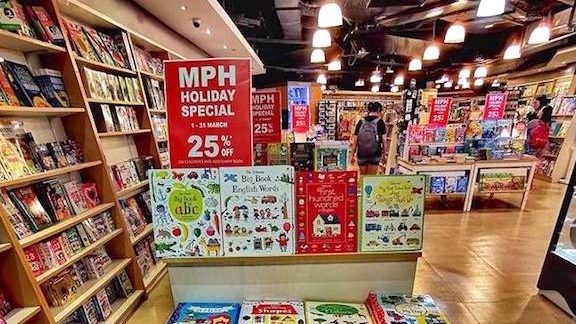 kedai buku suratkhabar remaja