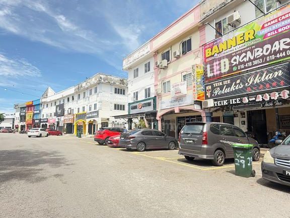 Teik Iee Pelukis Iklan 1 teik iee pelukis iklan